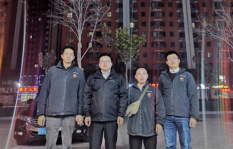 高度重視，董事長陳群先生親臨服務(wù)現(xiàn)場慰問一線售后人員。